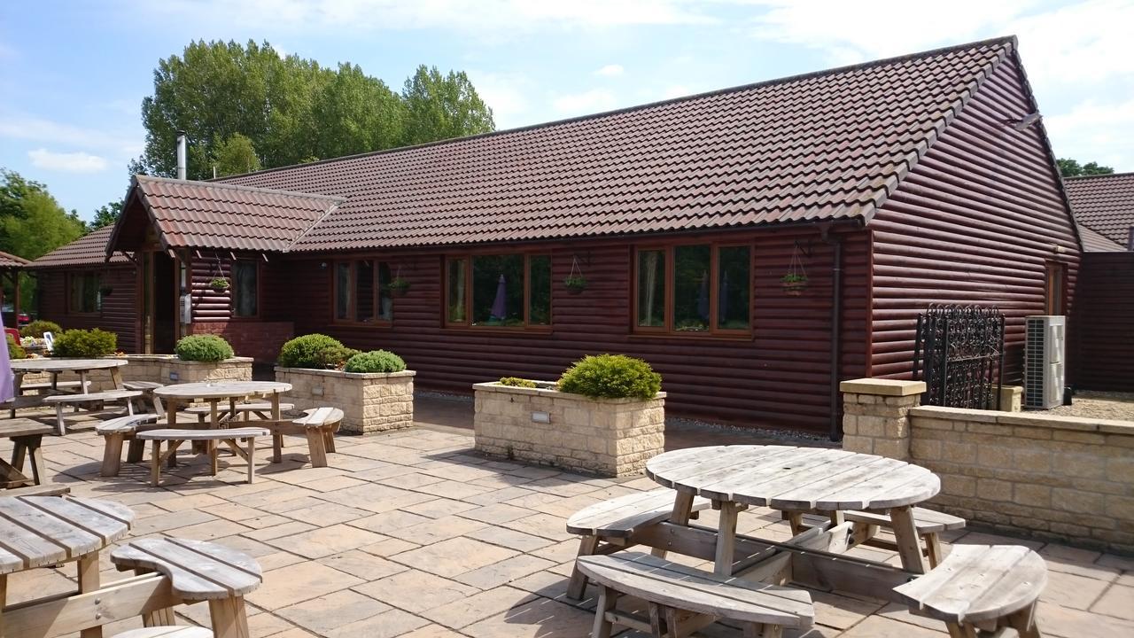 Hotel Woodland Waters Ancaster Exterior foto